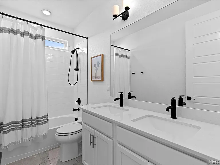 6058 N Perth St — Photo 35