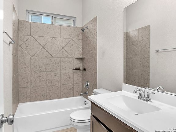 4th image of 2422 CULLUM WAY