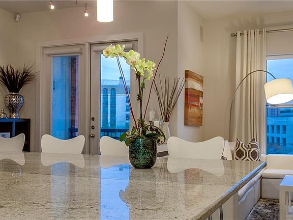 3rd image of 2950 McKinney Ave APT 401
