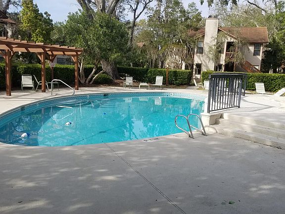 5th image of 312 Harbour Oaks Dr