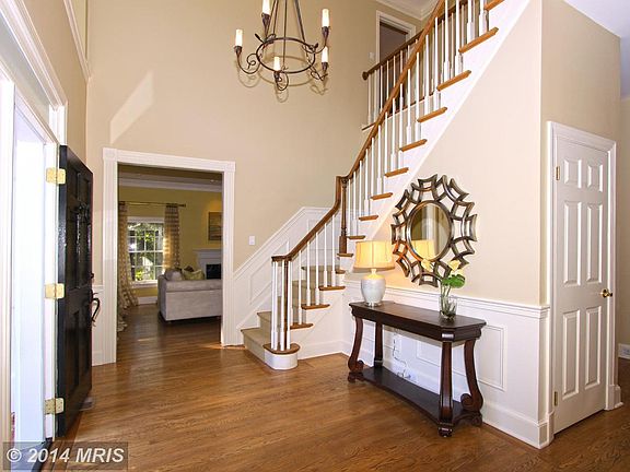 3rd image of 10608 Allenwood Ln