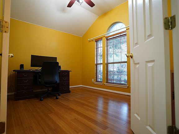 4th image of 8605 Priest River Dr