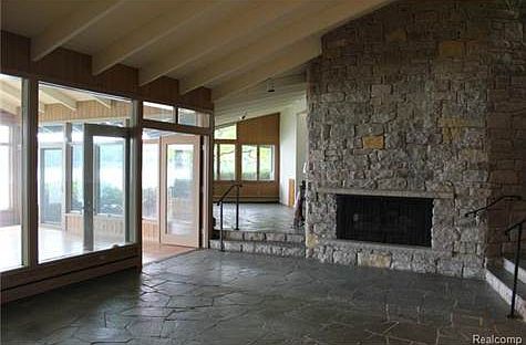 4th image of 3875 Lakeland Ln