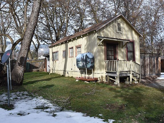 2nd image of 311 Pine St