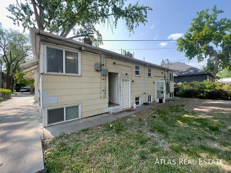 1457 Roberta St — Photo 26