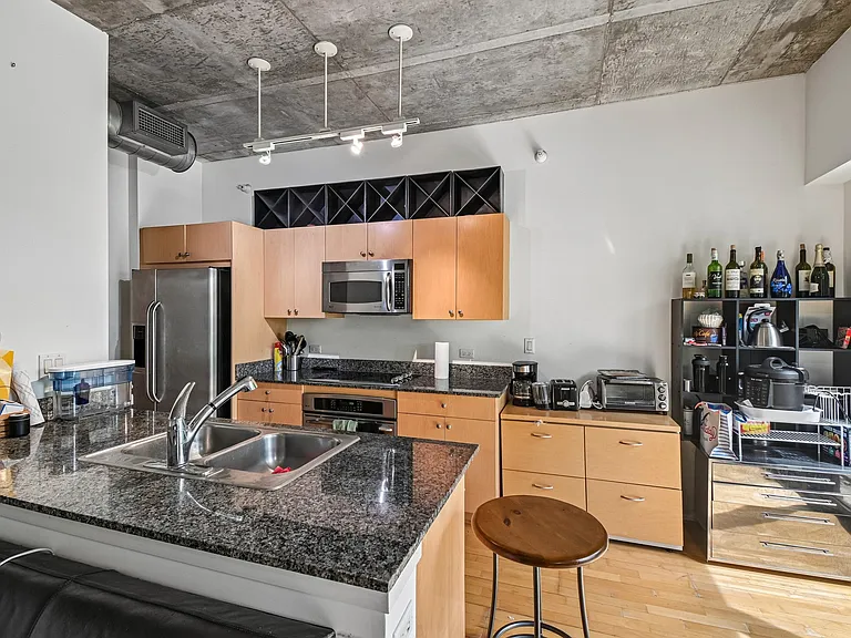 807 Davis St #314 — Photo 8