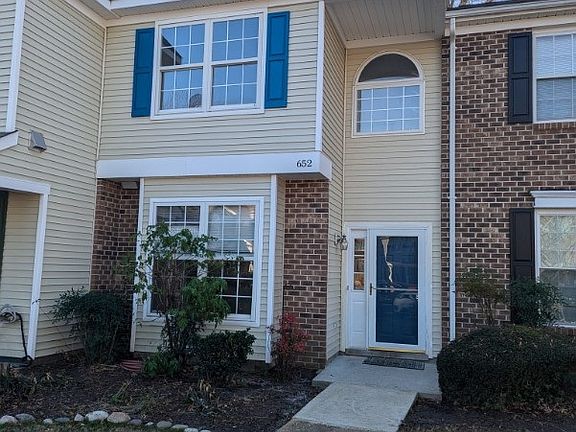 4th image of 652 Windbrook Cir
