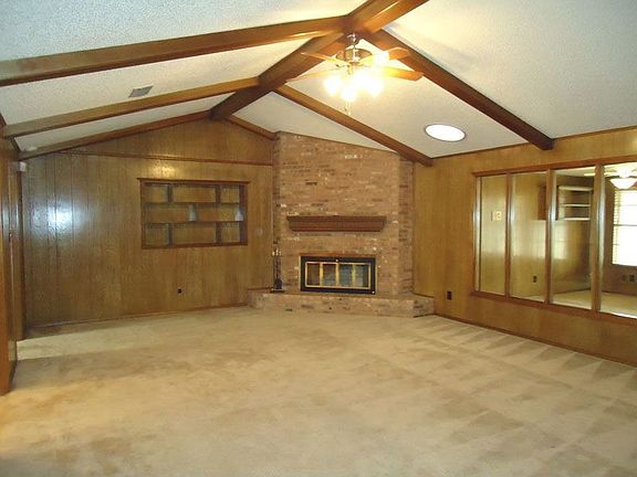 3rd image of 7910 Knoxville Ave