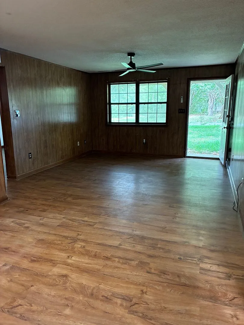 235 Fairview Rd, 3/1! Country Living and close to Town — Photo 4