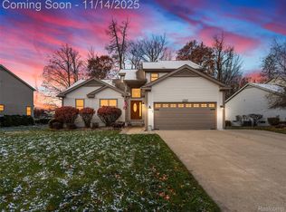 2397 Lorraina Ln, Hartland, MI