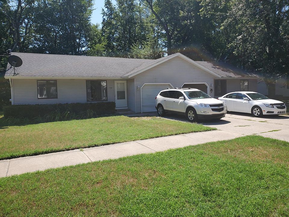 1st image of 570 W 23rd St