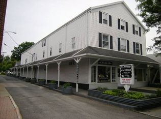 2B Tobacco Ln, Red Hook, NY 12571