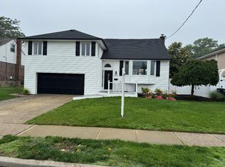 3434 Fairway Rd, Oceanside, NY 11572