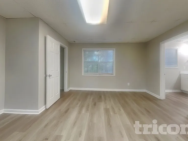 2407 Windridge Dr NE — Photo 16