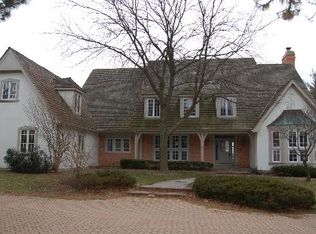 16 Kensington Dr, North Barrington, IL