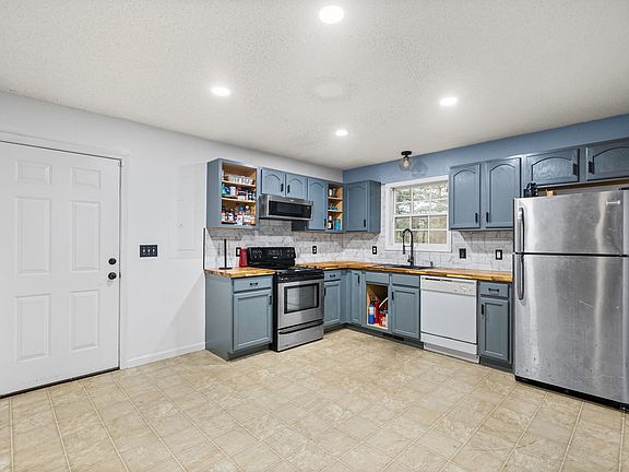 5th image of 966 Greenwood Ave