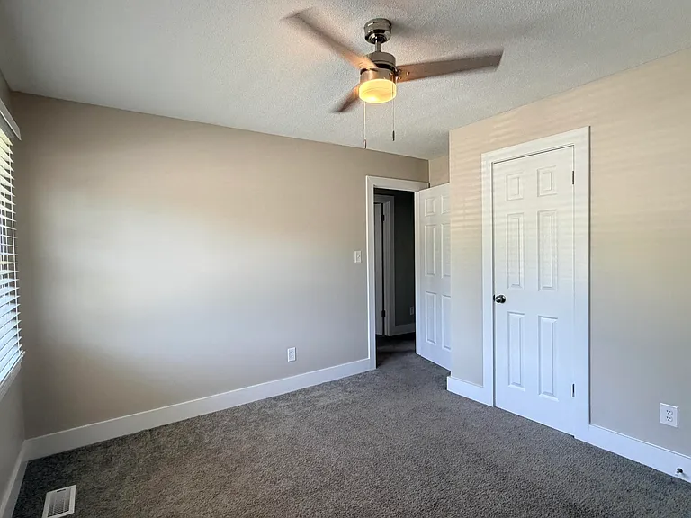 220 Branchwood Dr — Photo 14