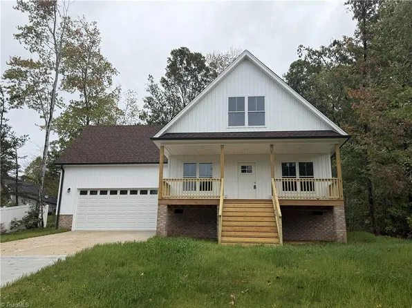 1320 Robins Nest, Asheboro, NC 27203