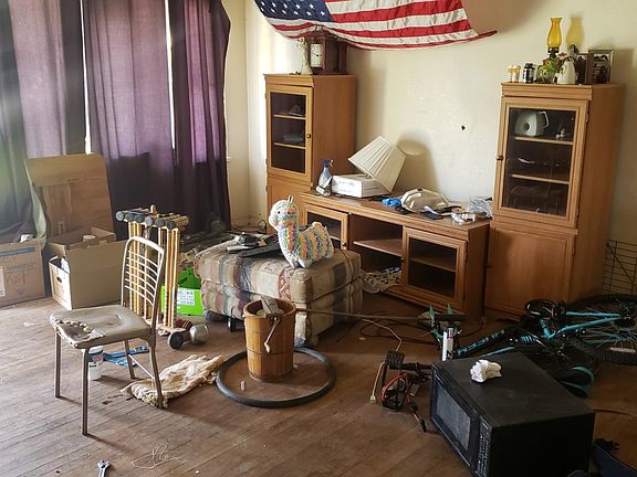 4th image of 1500 S Lea Ave
