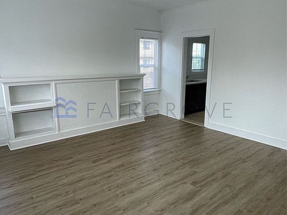 2nd image of 920 N Washington Pl APT 4