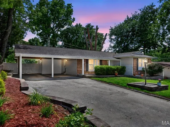 12009 Quality Ln, Maryland Heights, MO 63043