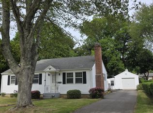 39 Miner Ave, Waterford, CT 06385