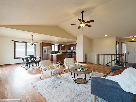 5th image of 3454 Penny Ln