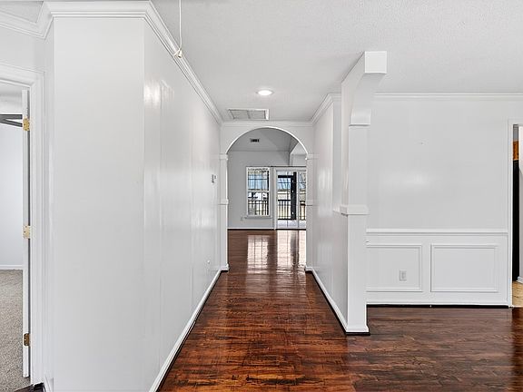 4th image of 15 Chickadee Dr