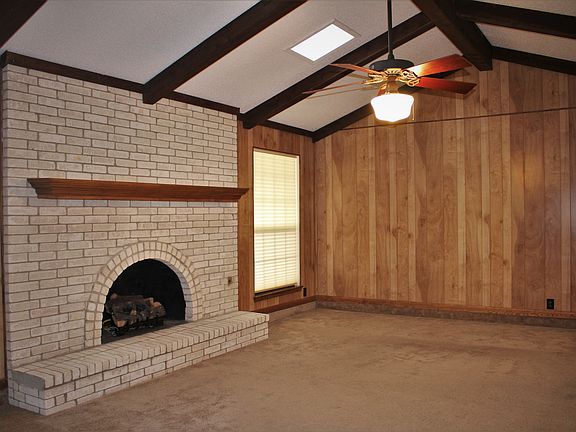 3rd image of 603 Walnut Hill St