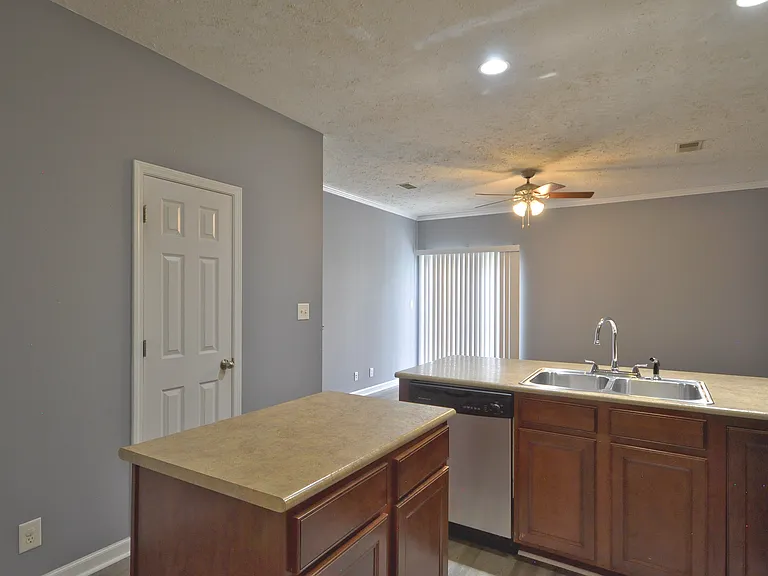 70 John Sevier Ave — Photo 15