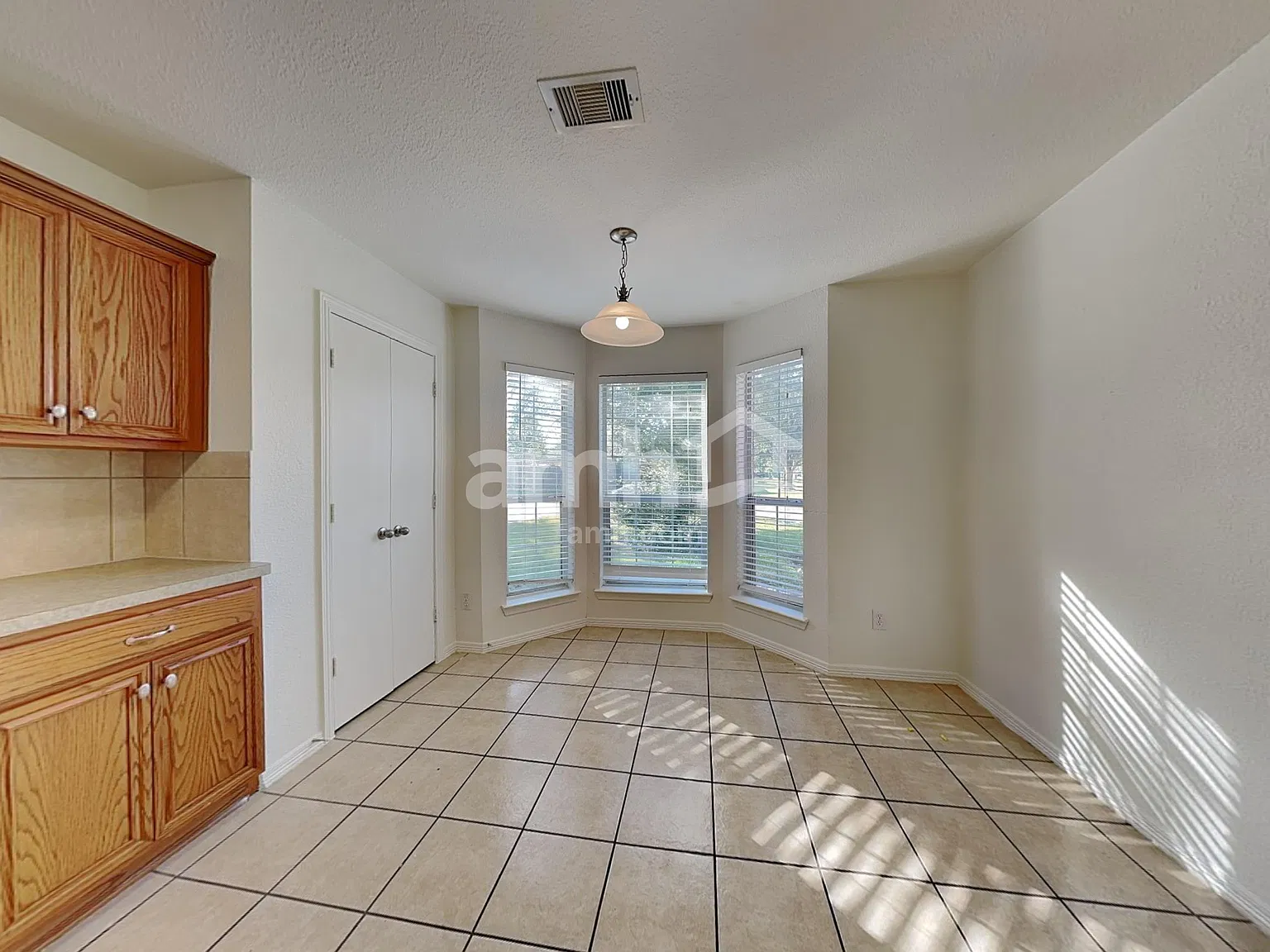 3 bed, 2.0 bath, 1480 sqft, $1,985 — Photo 4