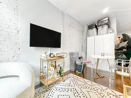 Rented by Compass | media 6