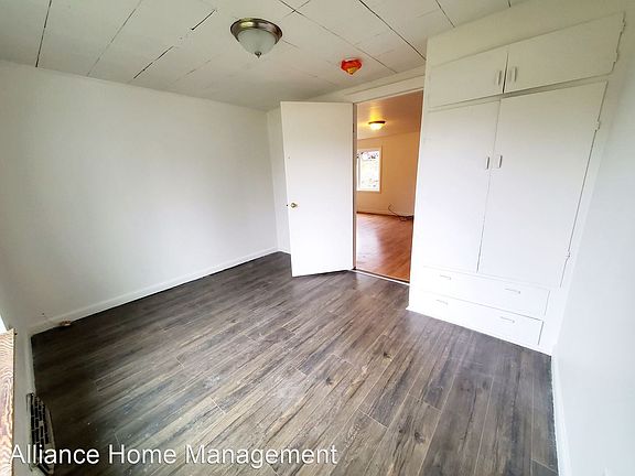 3rd image of 609 W Palouse River Dr
