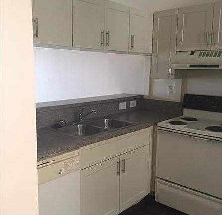2nd image of 9846 Nob Hill Ln