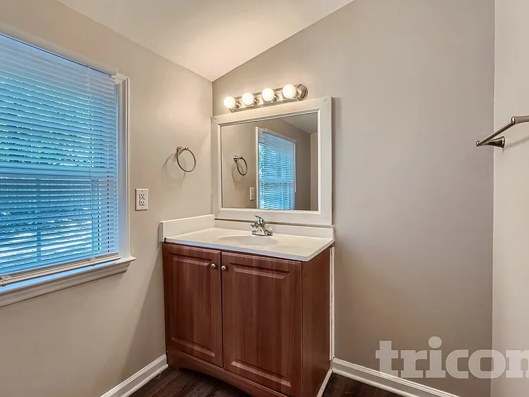 1406 Virginia Ave — Photo 10