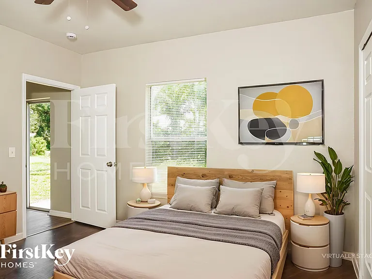 4743 Luther Ave — Photo 10