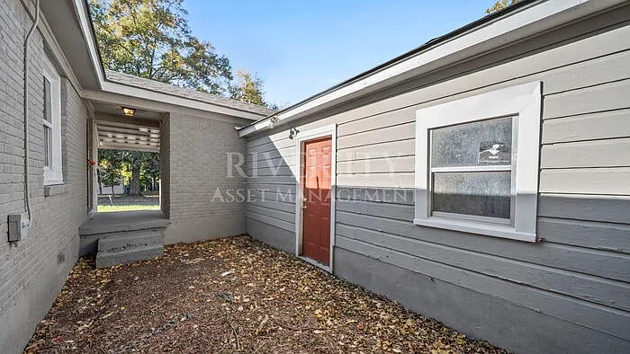 3 bed, 1.0 bath, 980 sqft, $1,170 — Photo 4