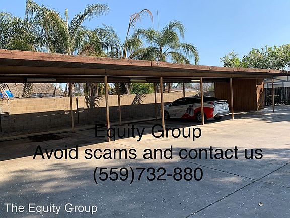 3rd image of 1266 E Tustin Cir
