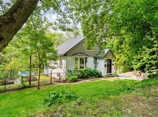 376 Old Guelph Rd, Hamilton, ON L9H 5V4