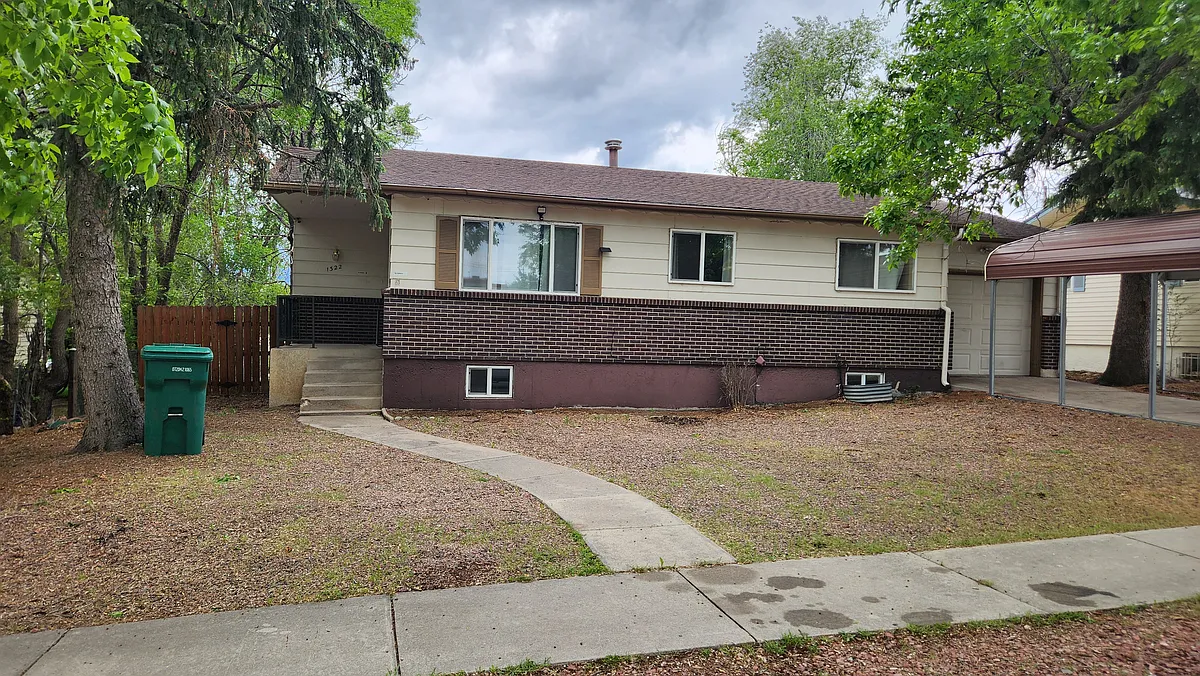 Building Photo - 1322 Delaware Dr