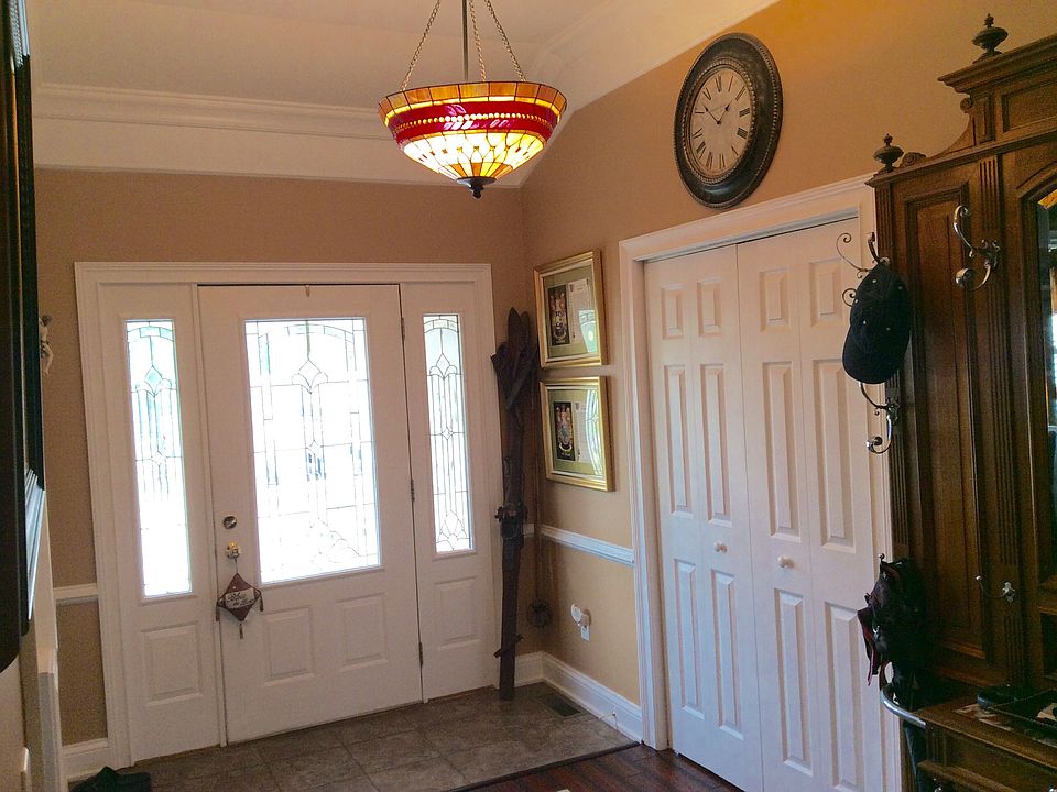 1st image of 802 Lafayette Dr