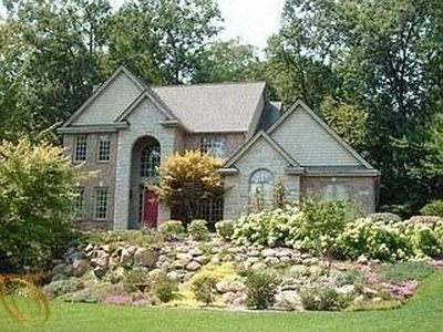 9137 Kelly Lake Dr, Clarkston, MI, 48348