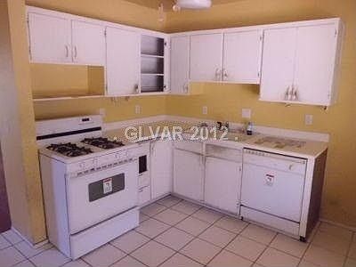 3rd image of 6961 Royal Meadow Pl