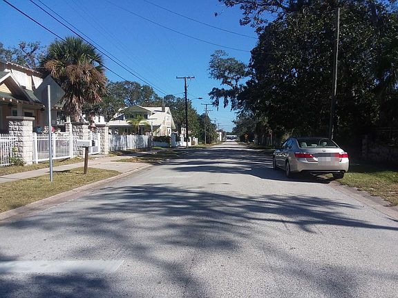 5th image of 217 Arlington Ave