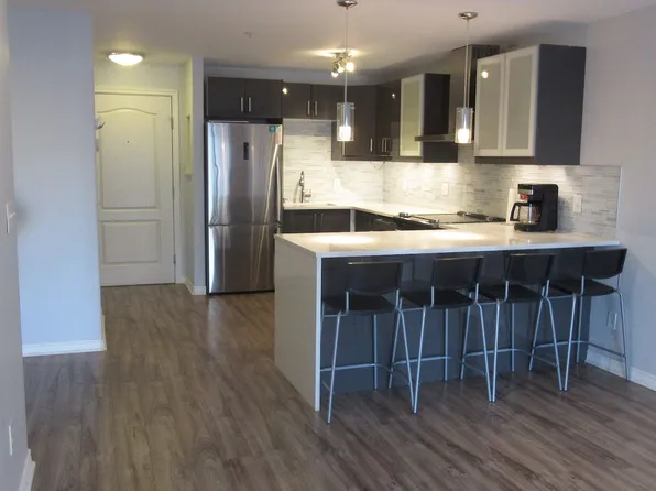 9525 162nd Ave NW #212, Edmonton, AB T5Z 3V2