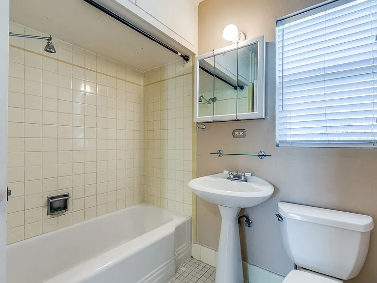 206 Chevy Chase Dr — Photo 21