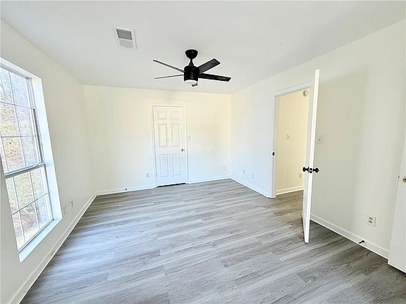 2nd image of 2700 Woodward Rd