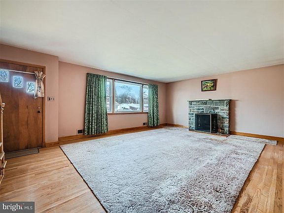 2nd image of 2213 Pleasant Dr