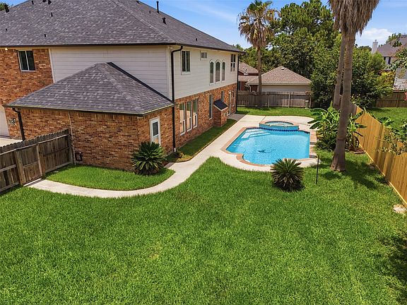 2nd image of 2715 Sica Hollow Ln