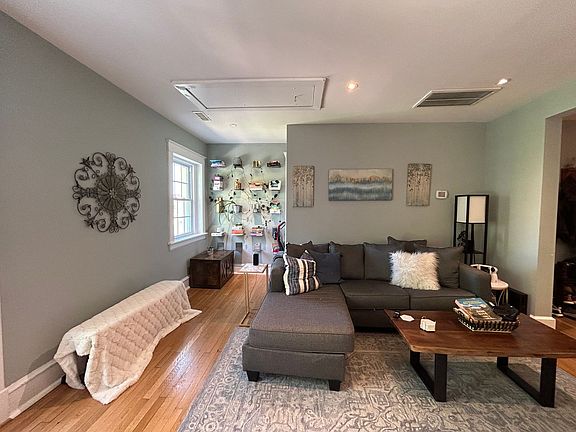 5th image of 139 S Colonial Ave #2